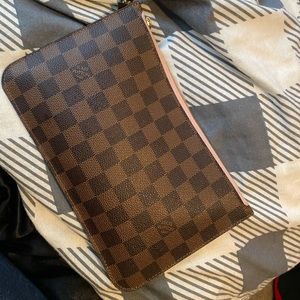 louis vuitton wristlet
